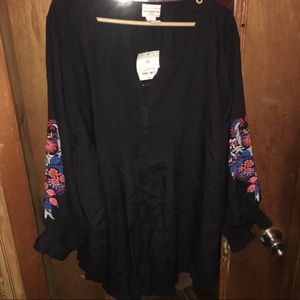 Gorgeous Liz Claiborne plus size peasant top